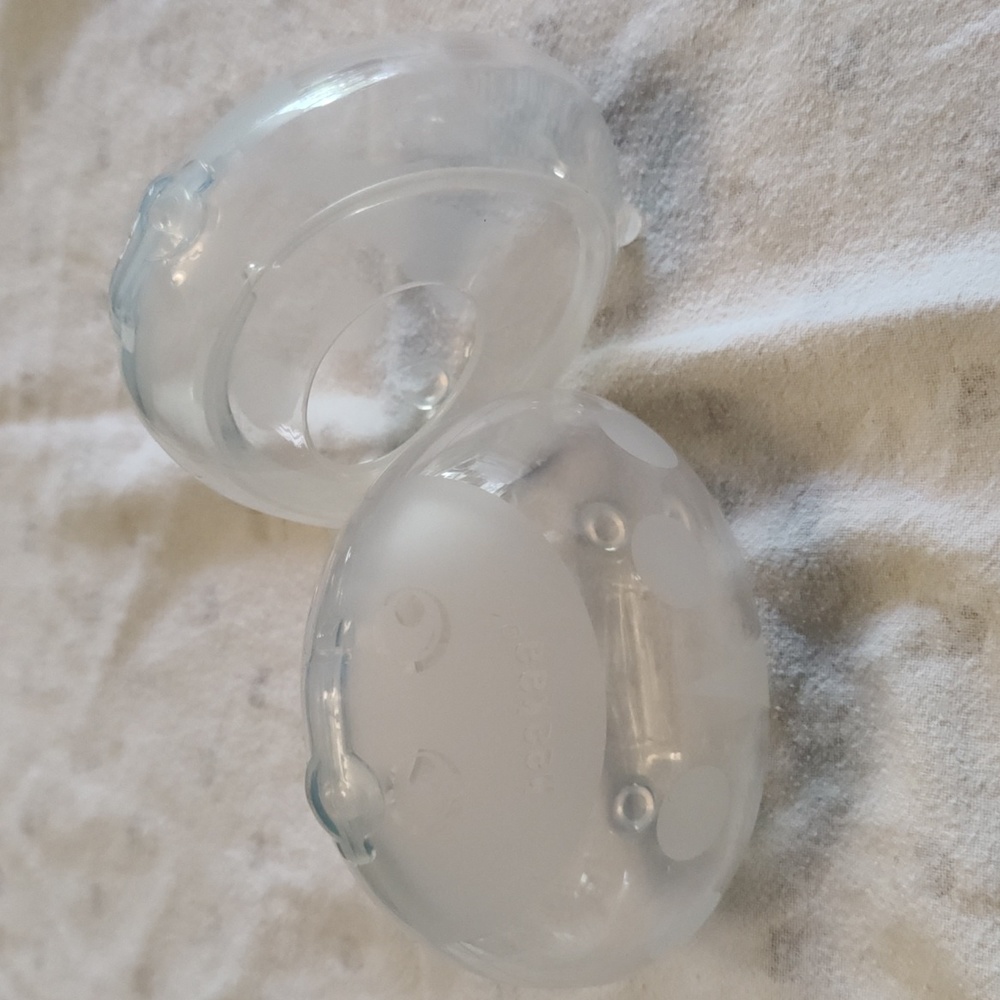 Hakkaa ladybug milk collector set of 2